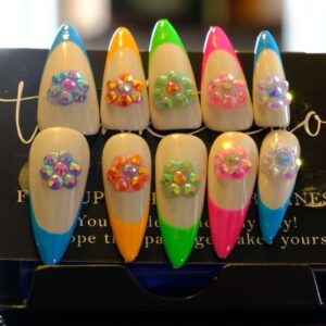 Flammes d'Amour sur Ongles Courts